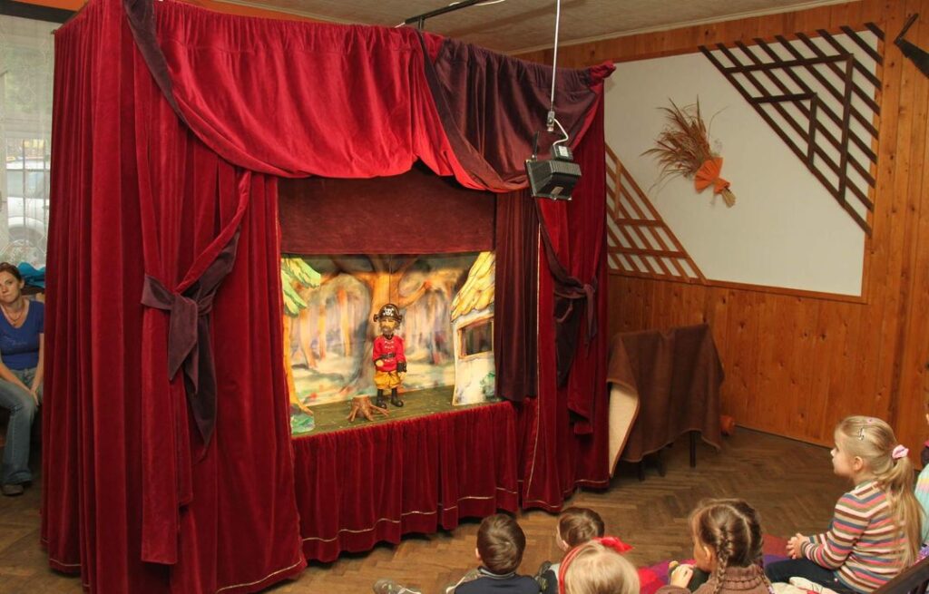 Mobilní scéna loutkového divadla